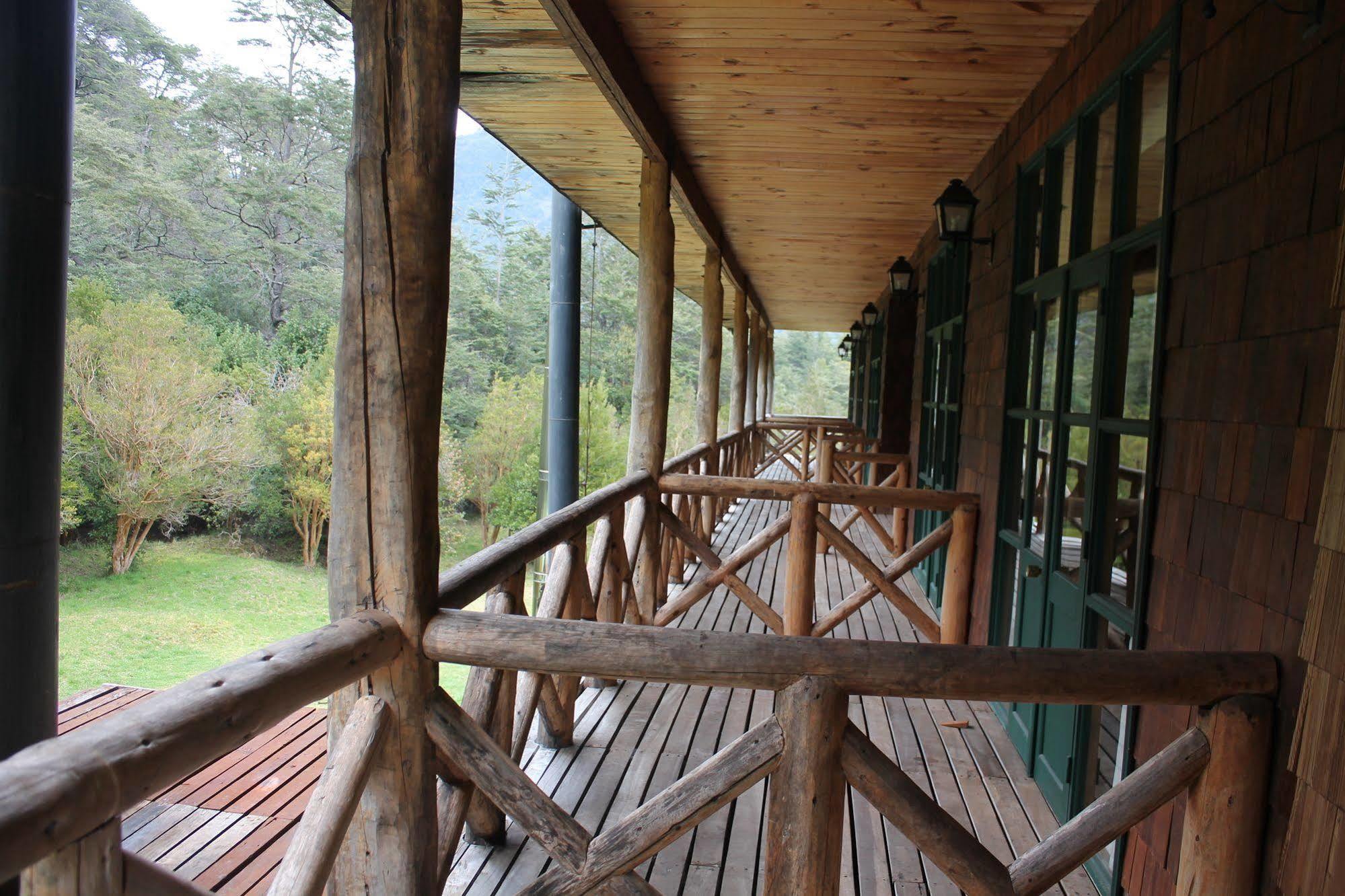 Mitico Puelo Lodge Las Gualas Екстериор снимка